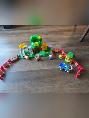 Fisher Price Little People Animal Zoo Playset Figures and Fence NO SOUND